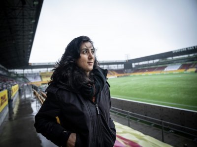 L'ancienne capitaine de l'équipe de football d'Afghanistan Khalida Popal, le 21 décembre 2020 au Park Stadion à Farum (Danemark), où elle réside désormais et tente d'organiser le rapatriement de footballeuses menacées par le régime taliban - Tariq Mikkel Khan [Ritzau Scanpix/AFP/Archives]