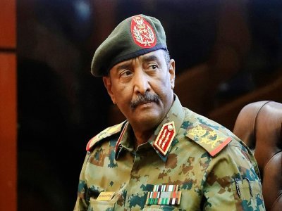 Le général Abdel Fattah al-Burhane, aux commandes du Soudan après le coup d'Etat, lors d'une conférence de presse le 26 octobre 2021 - ASHRAF SHAZLY [AFP]