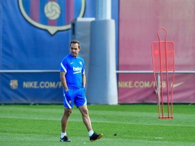 L'entraîneur intérimaire du FC Barcelone Sergi Barjuan, à l'entraînement le 1er novembre 2021 à Barcelone, à la veille du match de Ligue des champions contre le Dynamo Kiev - Pau BARRENA [AFP]