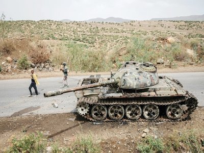 Un char abandonné au sud de la capitale tigréenne Mekele, le 20 juin 2021 - Yasuyoshi CHIBA [AFP/Archives]
