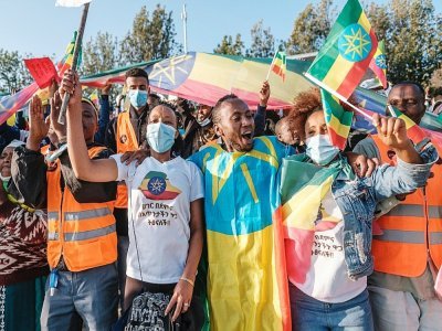 Des manifestants lors d'un rassemblement pro-gouvernemental à Addis Abeba, en Ethiopie, le 7 novembre 2021 - EDUARDO SOTERAS [AFP]