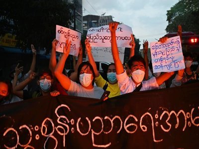 Manifestation contre le coup d'Etat de février en Birmanie, le 10 novembre 2021 à Rangoun - - [AFP]
