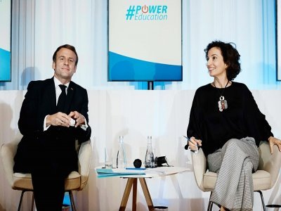 La directrice générale de l'Unesco Audrey Azouley et le président français Emmanuel Macron le 10 novembre 2021 à Paris - Thibault Camus [POOL/AFP]