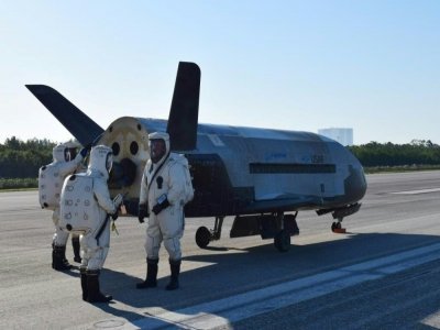 Le véhicule de test orbital X-37B de l'armée de l'air américaine au Centre spatial Kennedy, en Floride, le 7 mai 2017 - HO [US AIR FORCE/AFP/Archives]
