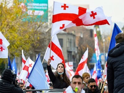 Des manifestants pro-Saakachvili le 19 novembre 2021 à Tbilissi - Vano SHLAMOV [AFP]
