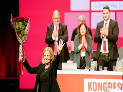 Magdalena Andersson (g), ministre des Finances suédoise, est élue à la tête du Parti social-démocrate, à Göteborg, le 4 novembre 2021 - Bjorn LARSSON ROSVALL [TT News Agency/AFP/Archives]
