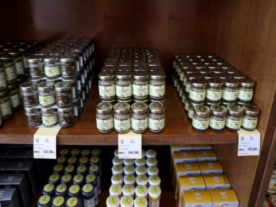 Des produits à base de truffe en vente dans une boutique de Motovun, le 27 octobre 2021 en Croatie - Damir SENCAR [AFP]