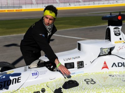 Davide Rigamonti, l'un des ingénieurs de l'équipe italo-américaine PoliMOVE, lors de l'Indy Autonomous Challenge le 7 janvier 2022 à Las Vegas - Patrick T. FALLON [AFP]
