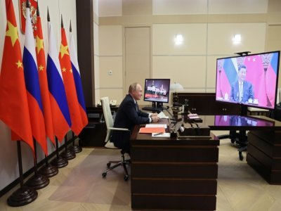 Le président russe Vladimir Poutine lors d'une réunion virtuelle avec le président chinois Xi Jinping, le 15 décembre 2021 - Mikhail METZEL [SPUTNIK/AFP/Archives]