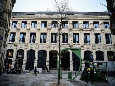 L'immeuble qui abrite la poste de la rue du Louvre, à Paris, le 17 janvier 2022 - Christophe ARCHAMBAULT [AFP]