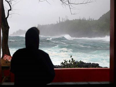 De fortes vagues à Saint-Benoit, à l'est de l'île de La Réunion, le 2 février 2022, avant le passage du cyclone tropical Batsirai - Richard BOUHET [AFP]