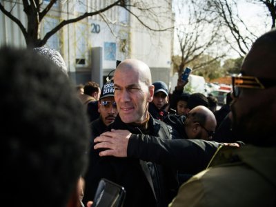 Zinédine Zidane à l'inauguration d'un cabinet de téléconsultation dans le quartier de La Castellane, le 11 février 2022 à Marseille - CLEMENT MAHOUDEAU [AFP]