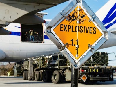 Des armes américaines en partance pour l'Ukraine, le 10 février 2022 sur la base aérienne de Dover, dans l'Etat du Delaware - Roland Balik [US Department of Defense/AFP/Archives]