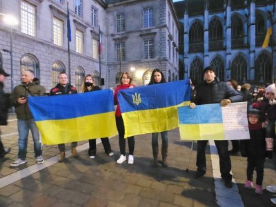Plusieurs ressortissants ukrainiens sont venus exprimer leur solidarité avec leurs compatriotes. - Guillaume Lemoine