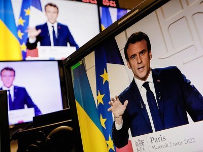 Emmanuel Macron lors d'une déclaration à l'Elysée sur la guerre en Ukraine, à Paris le 2 mars 2022 - Ludovic MARIN [AFP]