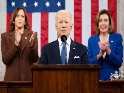 Le président américain Joe Biden devant les deux chambres du Congrès américain lors de son adresse à la Nation, à Washington le 1er mars 2022 - SAUL LOEB [POOL/AFP]