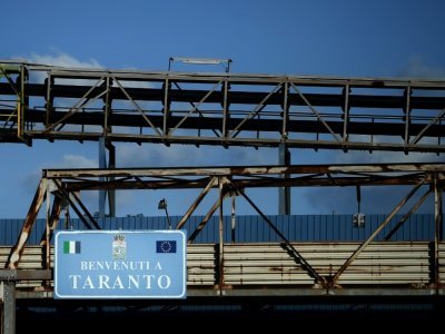 Sur le port de Tarante, dans les Pouilles, le 9 mars 2022 - Filippo MONTEFORTE [AFP]