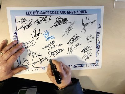 Marathon d'autographes des anciens joueurs du HAC. - Jean-Baptiste Bouin