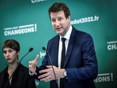Le candidat EELV à la présidentielle française Yannick Jadot à Paris, le 21 mars 2022 - STEPHANE DE SAKUTIN [AFP]