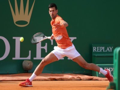 Novak Djokovic fae à l'Espagnol Alejandro Davidovich à Monte-Carlo, le 12 avril 2022 - Valery HACHE [AFP]