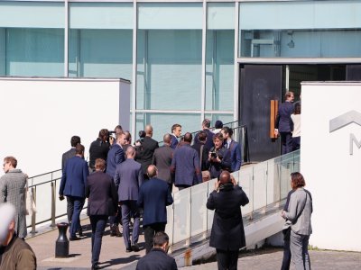 Après le MuMa, Emmanuel Macron est attendu sur le port et au sein de l'usine Siemens Gamesa.