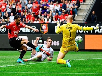 L'attaquant Gaëtan Laborde marque le 5e but rennais à domicile face à Lorient, lors de la 34e journée de Ligue 1, le 24 avril 2022 au Roazhon Park - Damien Meyer [AFP]