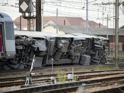 Déraillement du train Intercités Paris-Limoges en gare de Brétigny-sur-Orge le 12 juillet 2013 - ROMAIN DA COSTA [AFP/Archives]
