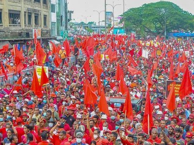 Vaste manifestation au Sri Lanka, touché par une violente crise économique et où l'opposition demande la démission du président Gotabaya Rajapaksa, le 1er mai 2022 à Colombo - - [AFP]