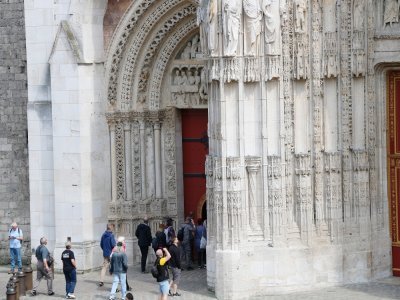 Des visites flashs de dix minutes permettent de découvrir les lieux emblématiques de Rouen, comme la cathédrale.