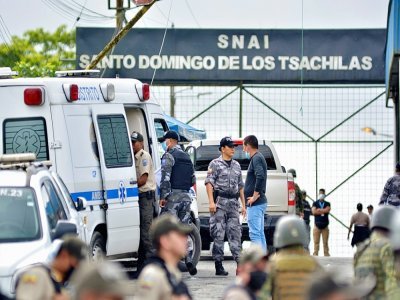 Vue de l'extérieur de la prison de Bellavista après une émeute, le 9 mai 2022 dans la province de Santo Domingo de los Tsachilas (Equateur) - Juan Carlos PEREZ [AFP]