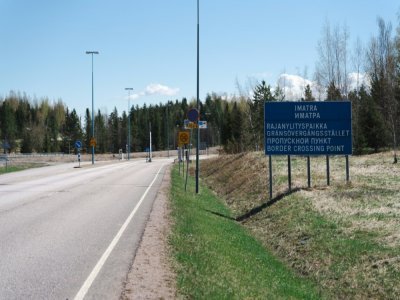 Panneau indiquant la frontière russo-finlandaise à Imatra (sud-est de la Finlande), le 13 mai 2022 - Alessandro RAMPAZZO [AFP]