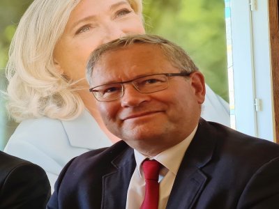 Le député européen Gilles Lebreton, venu soutenir les candidats RN aux législatives dans l'Orne.