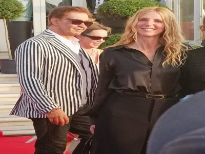 L'actrice Sandrine Kiberlain a défilé sur le tapis rouge à l'occasion du Festival du film romantique de Cabourg. - Martine Dubos