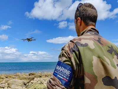 Les plongeurs démineurs utilisent aussi des drones dans leur travail. - Lumir Lugué/Marine nationale /Défense