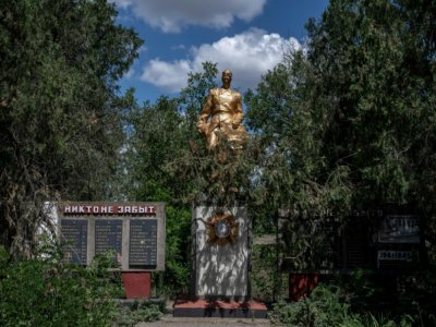 Un monument sur la ligne de front à Mykolaïv, en Ukraine, le 23 juillet 2022 - BULENT KILIC [AFP]