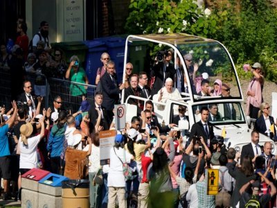 Le pape François arrive en papamobile à Sainte-Anne-de-Beaupré, le 28 juillet 2022 au Québec - Geoff Robins [AFP]