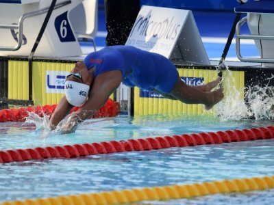 Analia Pigrée lancée vers sa victoire sur 50 m dos aux Championnats d'Europe de Rome, le 14 août 2022 - Filippo MONTEFORTE [AFP]