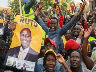 Des partisans de William Ruto célèbrent sa victoire à la présidentielle, le 15 août 2022 à Eldoret, au Kenya - SIMON MAINA [AFP]
