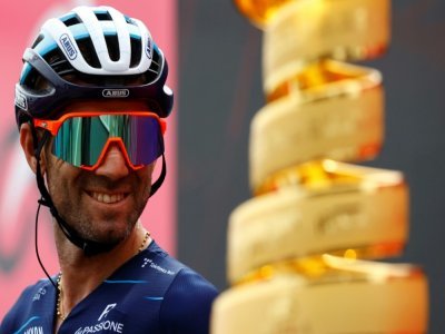 Le coureur espagnol de la Movistar, Alejandro Valverde, au départ d'une étape du Tour d'Italie, le 22 mai 2022 - Luca Bettini [AFP/Archives]
