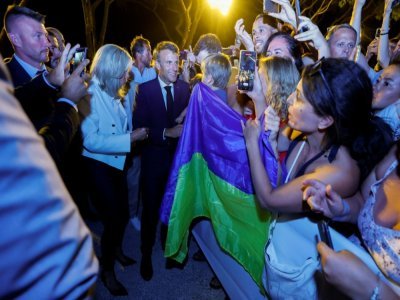 Le président de la République Emmanuel Macron lors de la cérémonie pour le 78e anniversaire de la libération de Bormes-les-Mimosas, dans le Var, le 19 août 2022 - ERIC GAILLARD [POOL/AFP]