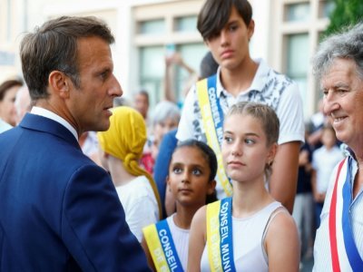 Le président de la République Emmanuel Macron lors de la cérémonie pour le 78e anniversaire de la libération de Bormes-les-Mimosas, dans le Var, le 19 août 2022 - ERIC GAILLARD [POOL/AFP]