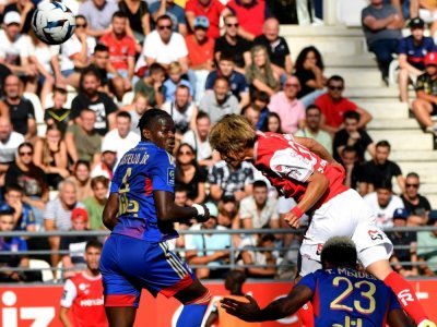 L'attaquant japonais de Reims Junya Ito, buteur d'une tête lobée contre Lyon, le 28 août 2022 au stade Auguste-Delaune - FRANCOIS LO PRESTI [AFP]