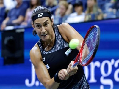 La Française Caroline Garcia pendant son match contre la Tunisienne Ons Jabeur en demi-finale de l'US Open, le 8 septembre 2022 à New York - KENA BETANCUR [AFP]