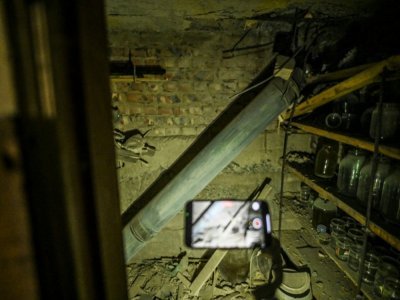 Une roquette tombée dans une maison de la localité ukrainienne de Siversk, dans la région de Donetsk, le 7 septembre 2022. - Juan BARRETO [AFP]