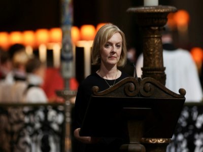 La Première ministre britannique Liz Truss lors d'une cérémonie religieuse en hommage à la reine Elizabeth II, décédée la veille, le 9 septembre 2022 à la cathédrale Saint-Paul de Londres - PAUL CHILDS [POOL/AFP]