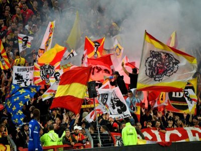 La joie des supporters lensois lors du match contre Troyes, le 9 septembre 2022 au stade Bollaert - FRANCOIS LO PRESTI [AFP]