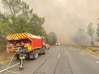 Les sapeurs-pompiers de la Manche sont partis avec deux camions-citernes et deux autres véhicules. - SDIS 50