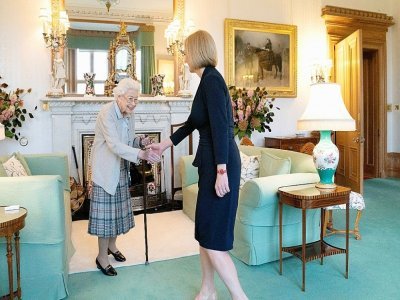 La reine Elizabeth avait reçu la nouvelle Première ministre Liz Truss à Balmoral, deux jours avant sa mort le 8 septembre 2022 - Jane Barlow [POOL/AFP]