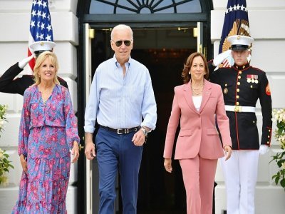 Le président américain Joe Biden, son épouse Jill Biden (à gauche) et la vice-présidente Kamala Harris, le 12 juillet 2022 à la Maison Blanche - Nicholas Kamm [AFP/Archives]