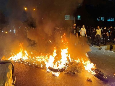 Manifestations après la mort d'une femme détenue par la police des moeurs en Iran, à Téhéran le 19 septembre 2022 - - [AFP]